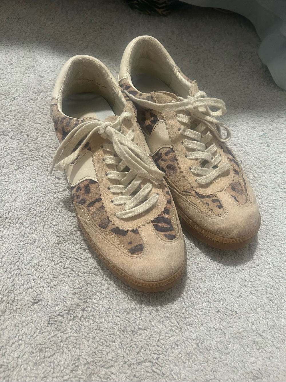 Dolce Vita Leopard Print Beige Low-Top Women's Sneakers size 9